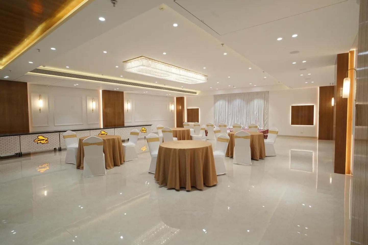 סוראט Hotel The Grand Murli מראה חיצוני תמונה