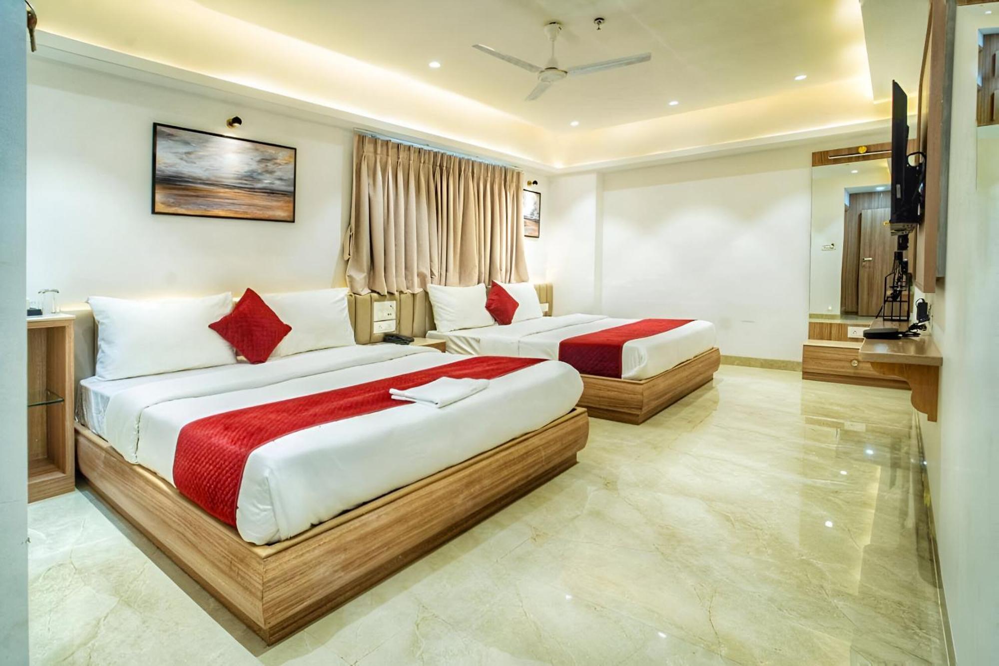 סוראט Hotel The Grand Murli מראה חיצוני תמונה
